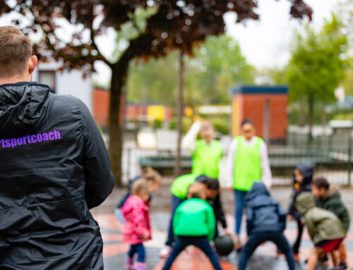 Buurtsportcoach aan zet: Hoe je met sport de wijk verbindt